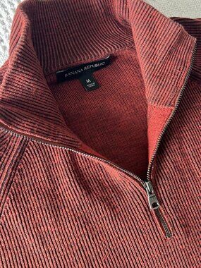 Banana Republic Ribbed Quarter Zip with Raglan Long Sleeves Size Medium Men